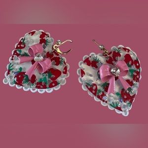 New Betsey Johnson Dangle Heart Strawberry Earrings